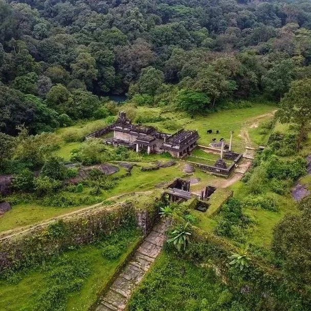 Kavledurga Fort in Shivamogga, an ancient hilltop fort offering panoramic views of the surrounding Western Ghats and scenic landscapes.